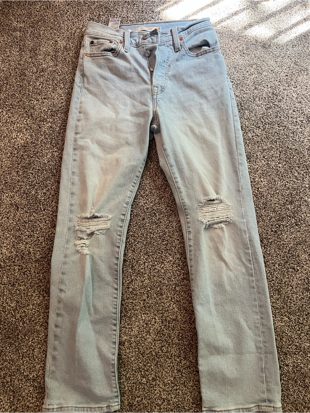 Women’s Levi's Women's light Blue Straight Leg jeans. - Picture 3 of 3